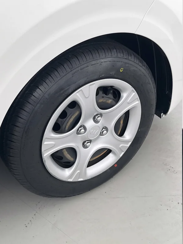 Kia Picanto (2021) — foto 28 van 41