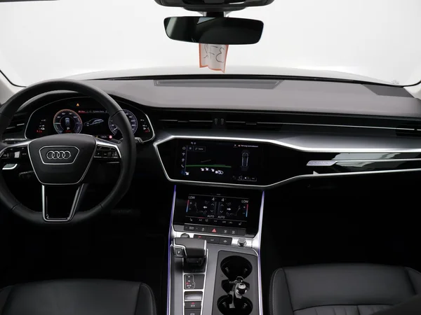 AUDI A6 Avant PHEV (2025) — foto 2 van 28