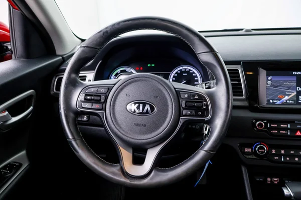 Kia Niro HEV (2019) — foto 9 van 76