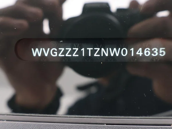 VOLKSWAGEN Touran (2022) — foto 21 van 29