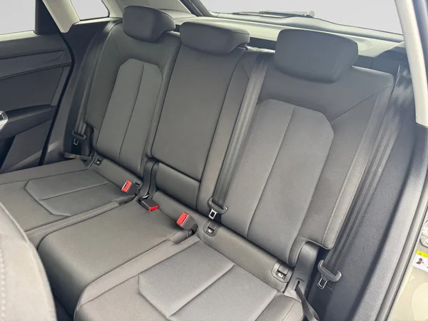 AUDI Q3 (2021) — foto 2 van 18