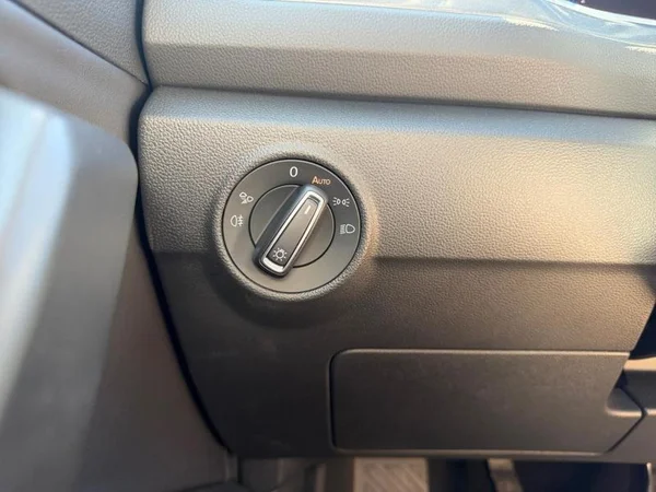 VOLKSWAGEN T-Roc (2023) — foto 21 van 31