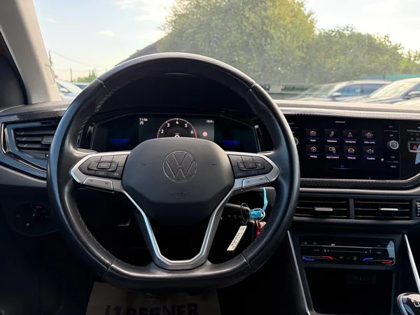 VOLKSWAGEN Polo (2022) — foto 10 van 11