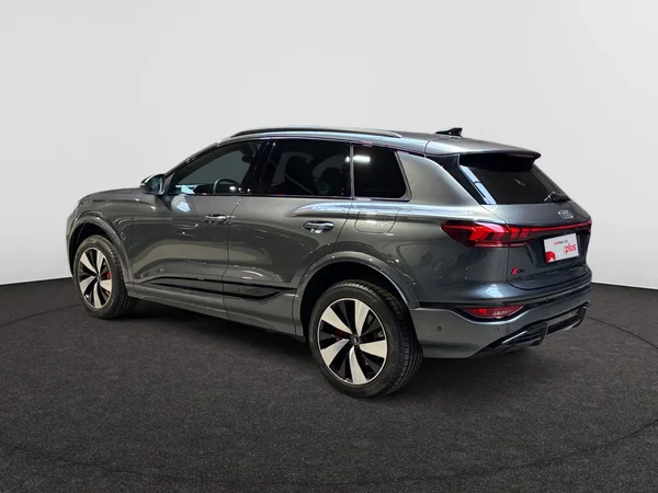 AUDI Q6 e-tron (2024) — foto 18 van 24