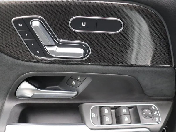 Mercedes-Benz GLB (2021) — foto 26 van 27