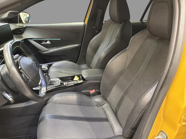 Peugeot 208 (2021) — foto 6 van 20