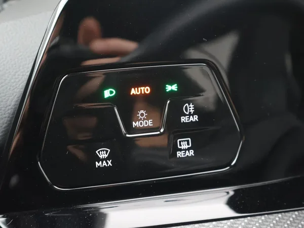 Volkswagen Golf (2024) — foto 6 van 22