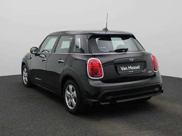 MINI One (2021) — foto 12 van 37