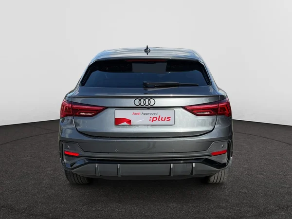 AUDI Q3 Sportback (2024) — foto 22 van 24