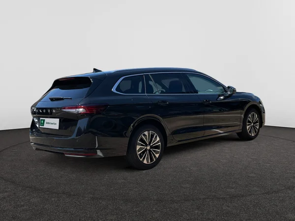 SKODA Superb (2024) — foto 6 van 20