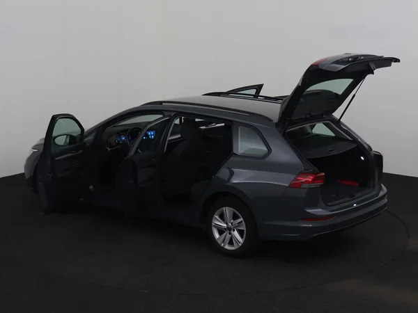 VOLKSWAGEN Golf Variant (2024) — foto 27 van 28