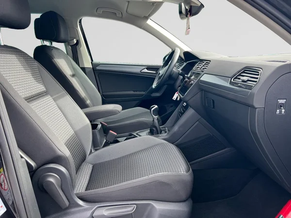 VOLKSWAGEN Tiguan (2022) — foto 3 van 18