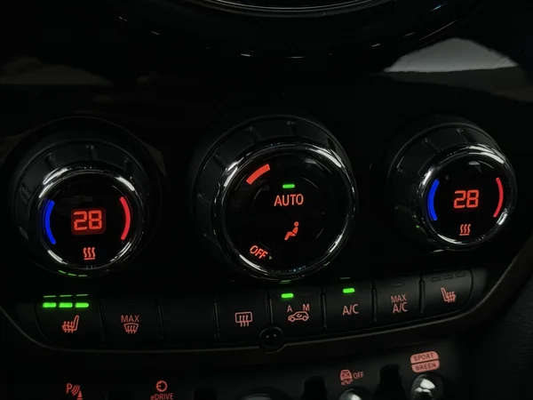 MINI Cooper SE Countryman (2021) — foto 18 van 34