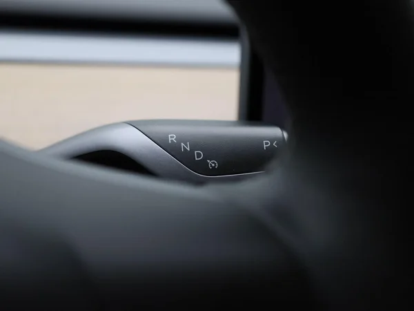 Tesla Model 3 (2023) — foto 19 van 42