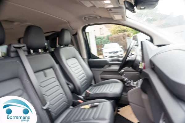 Ford Tourneo-Custom- (2025) — foto 2 van 39