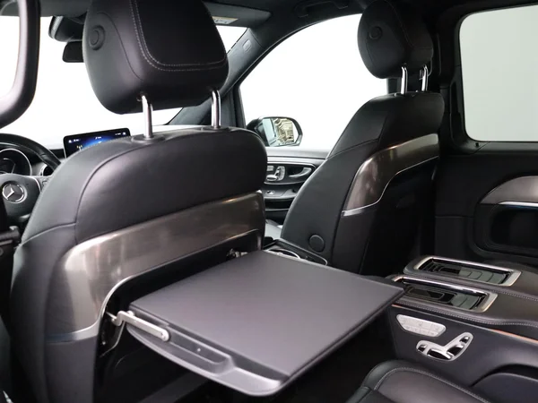 Mercedes-Benz V-Klasse (2024) — foto 18 van 36