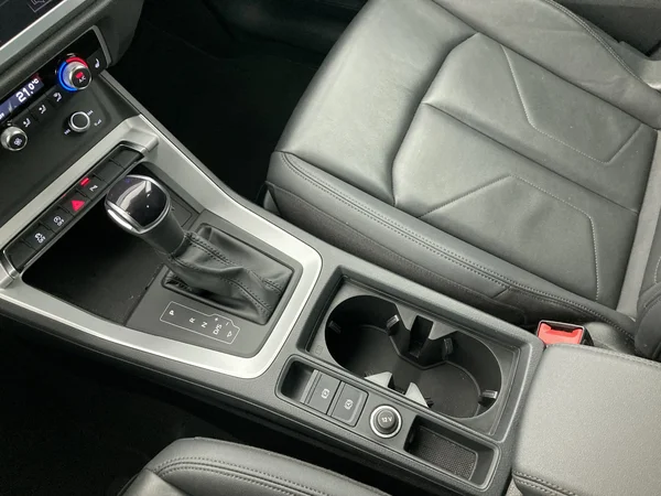 AUDI Q3 (2022) — foto 18 van 36