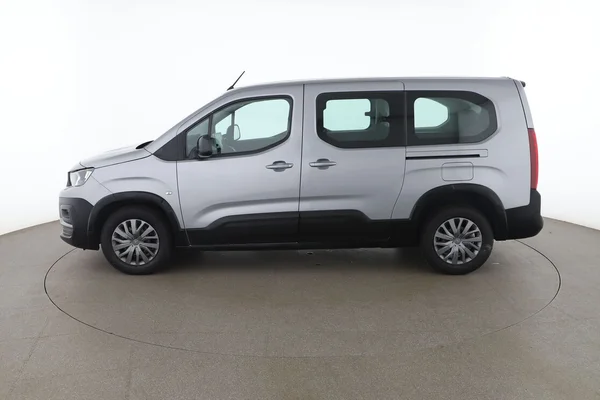 Peugeot Rifter (2022) — foto 9 van 16