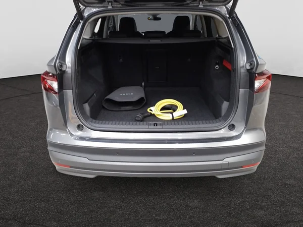 SKODA Enyaq (2024) — foto 16 van 16