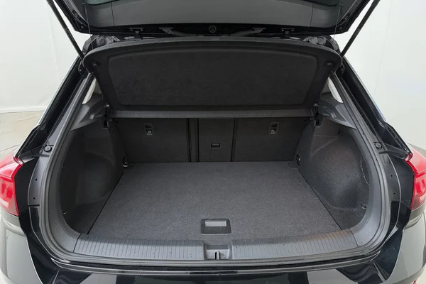 Volkswagen T-Roc (2023) — foto 15 van 19