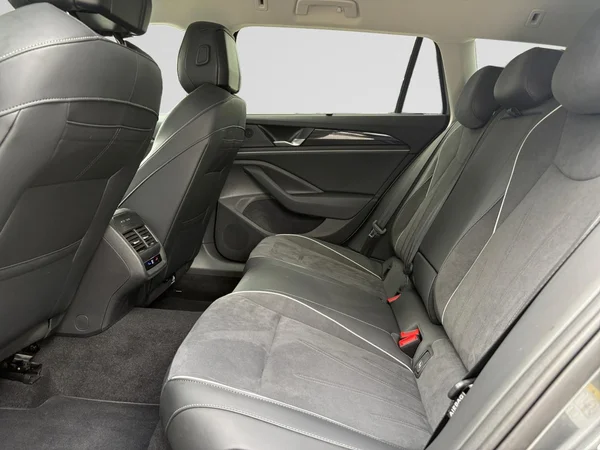 VOLKSWAGEN Passat SW (2025) — foto 10 van 24