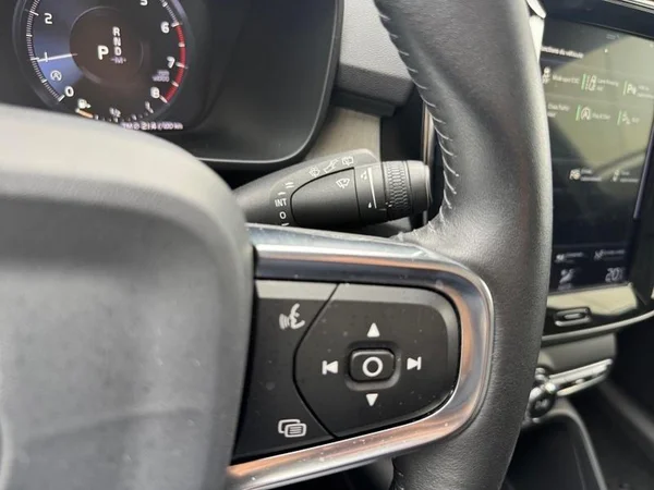 VOLVO XC40 (2020) — foto 7 van 29