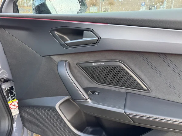 CUPRA Leon (2026) — foto 9 van 22