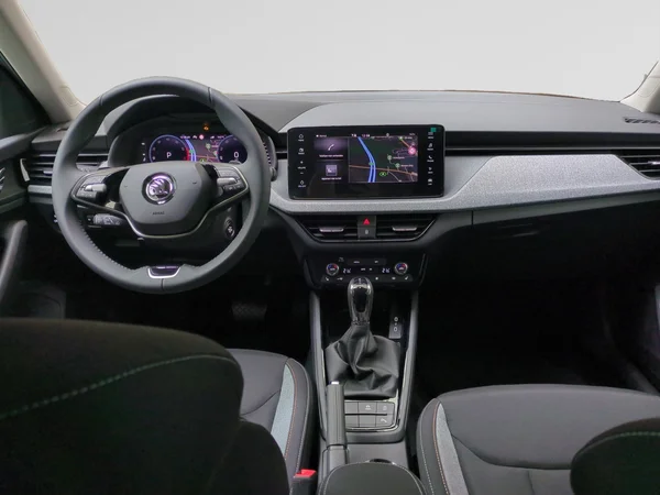 SKODA Kamiq (2024) — foto 10 van 16