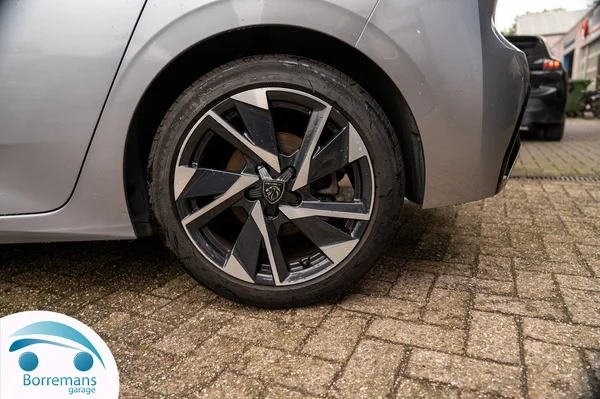 Peugeot 308 (2023) — foto 48 van 60