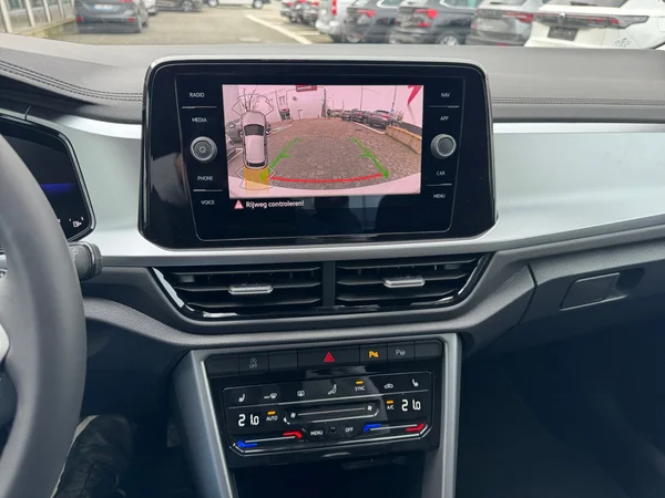 VOLKSWAGEN T-Roc (2026) — foto 21 van 24