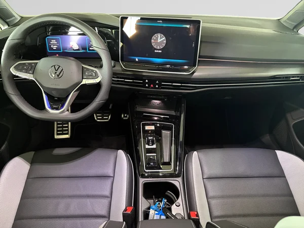 VOLKSWAGEN Golf VIII GTE (2025) — foto 9 van 24