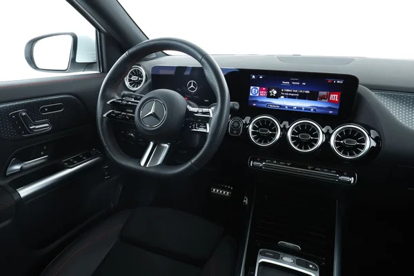 Mercedes-Benz GLA-Klasse (2024) — foto 4 van 16