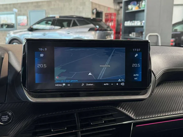 Peugeot 208 (2022) — foto 5 van 17