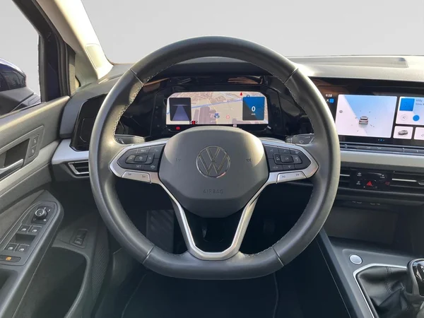 VOLKSWAGEN Golf VIII SW (2024) — foto 2 van 22