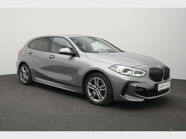 BMW 120 Hatch (2022) — foto 12 van 26