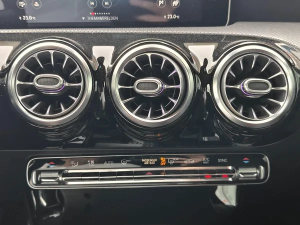 Mercedes-Benz A-Klasse (2019) — foto 5 van 18