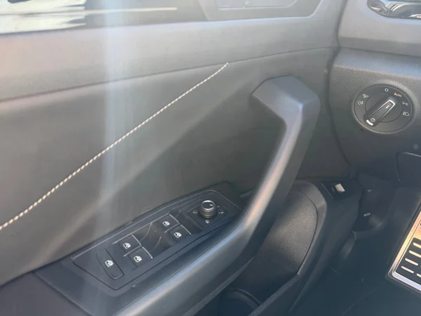 VOLKSWAGEN T-Roc (2026) — foto 8 van 21