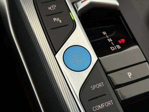 BMW i4 (2023) — foto 15 van 33
