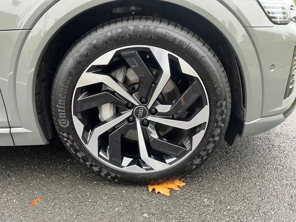 AUDI Q8 e-tron Sportback (2025) — foto 8 van 24