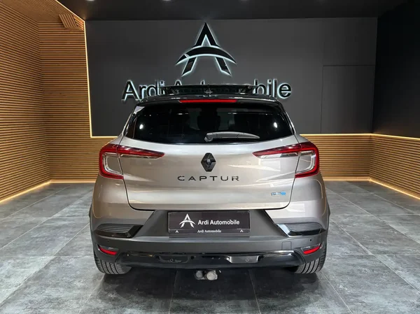 Renault Captur (2022) — foto 27 van 29
