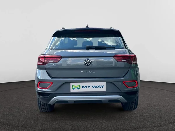 VOLKSWAGEN T-Roc (2023) — foto 13 van 17