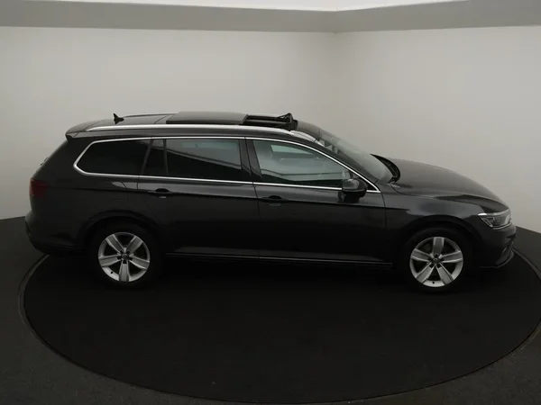 Volkswagen Passat (2021) — foto 25 van 30