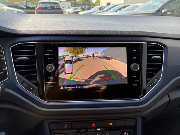 VOLKSWAGEN T-Roc (2020) — foto 5 van 21