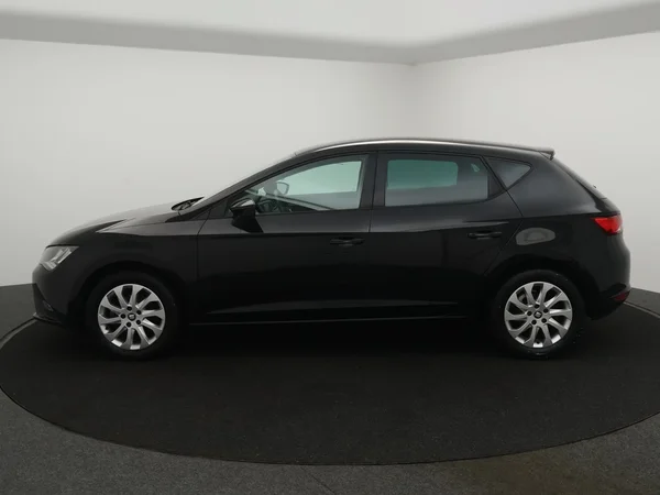 SEAT Leon (2017) — foto 5 van 27