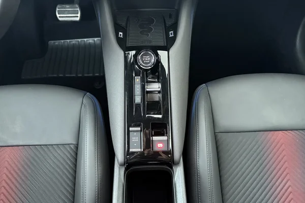 Alfa Romeo Junior (2025) — foto 4 van 20