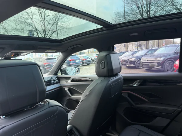 VOLKSWAGEN Tiguan (2026) — foto 13 van 22