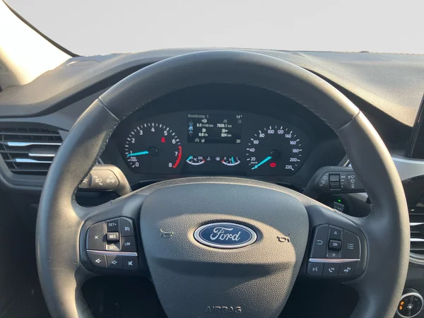 FORD Kuga (2024) — foto 9 van 24