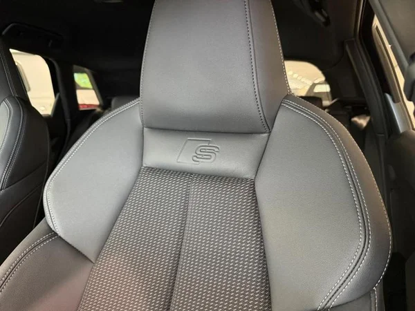 AUDI A3 Sportback (2024) — foto 19 van 28