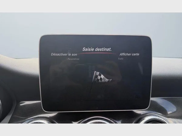 Mercedes-Benz CLA 180 (2019) — foto 7 van 25