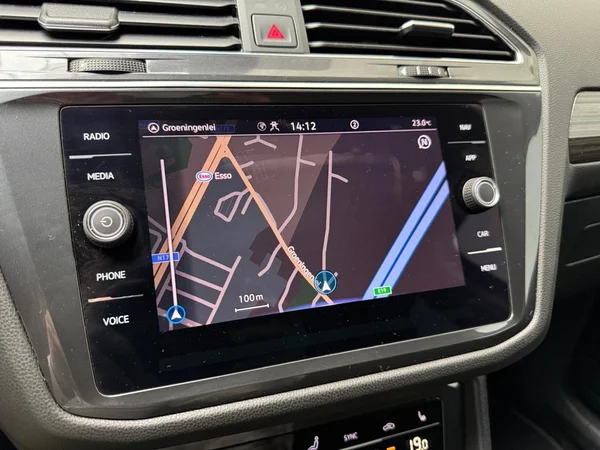 VOLKSWAGEN Tiguan Allspace (2023) — foto 2 van 19
